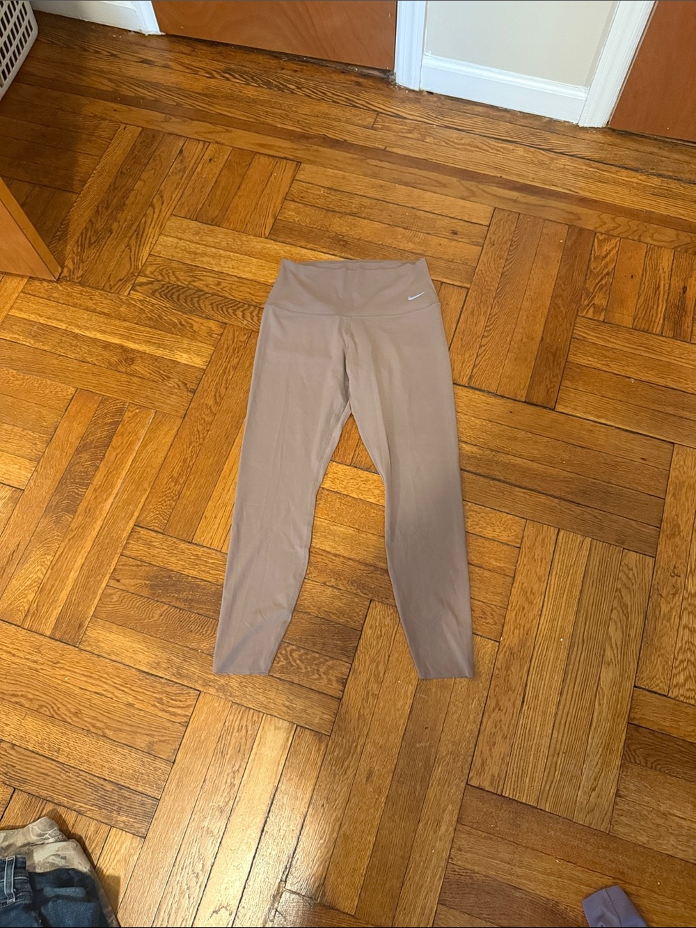 Nike Women’s Zenvy Taupe/Beige High-Rise Performance Leggings